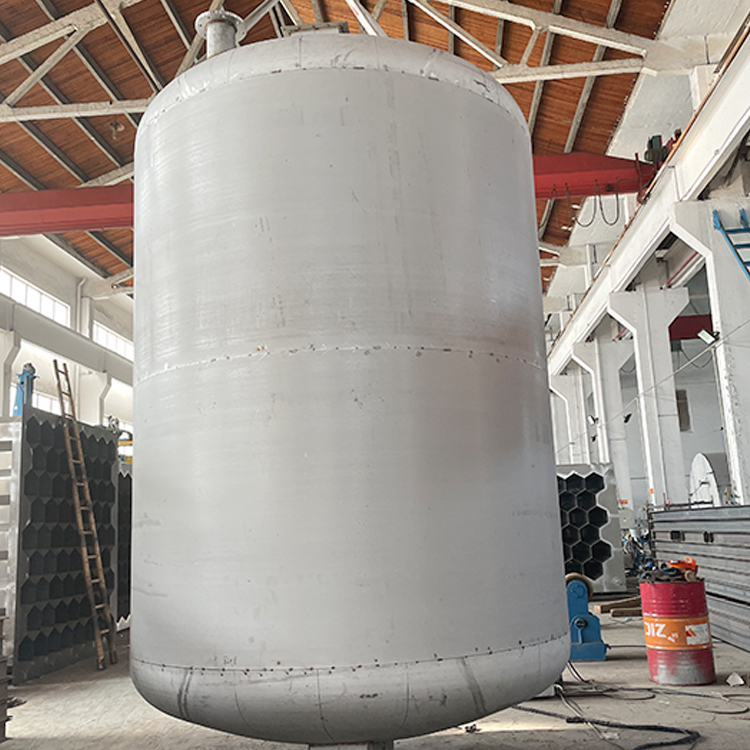 大型蒸餾水儲罐